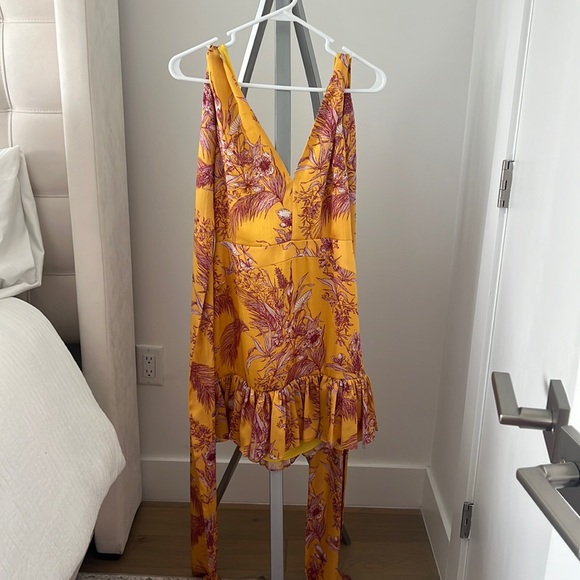 ALEXIS Dress Cassara only wore once size M - Picture 4 of 4